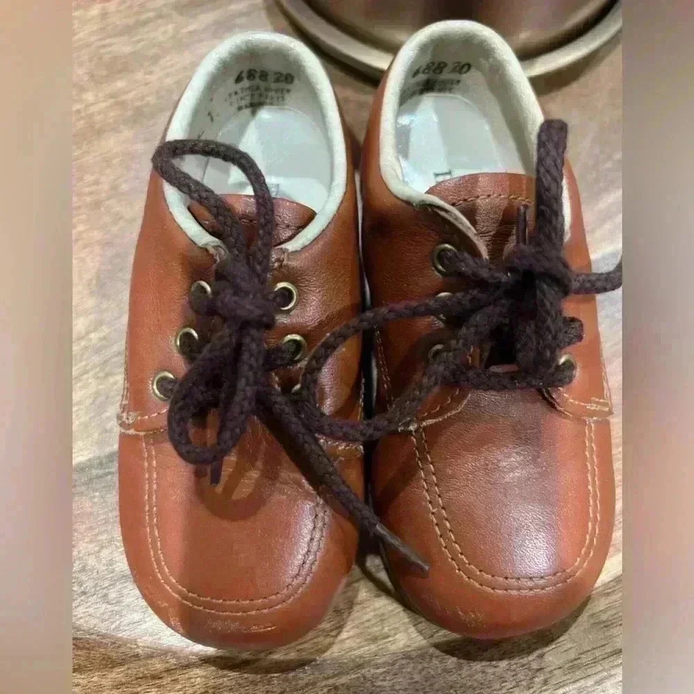 Vintage hush puppies Oxford children shoes size 5 1/2 brown color